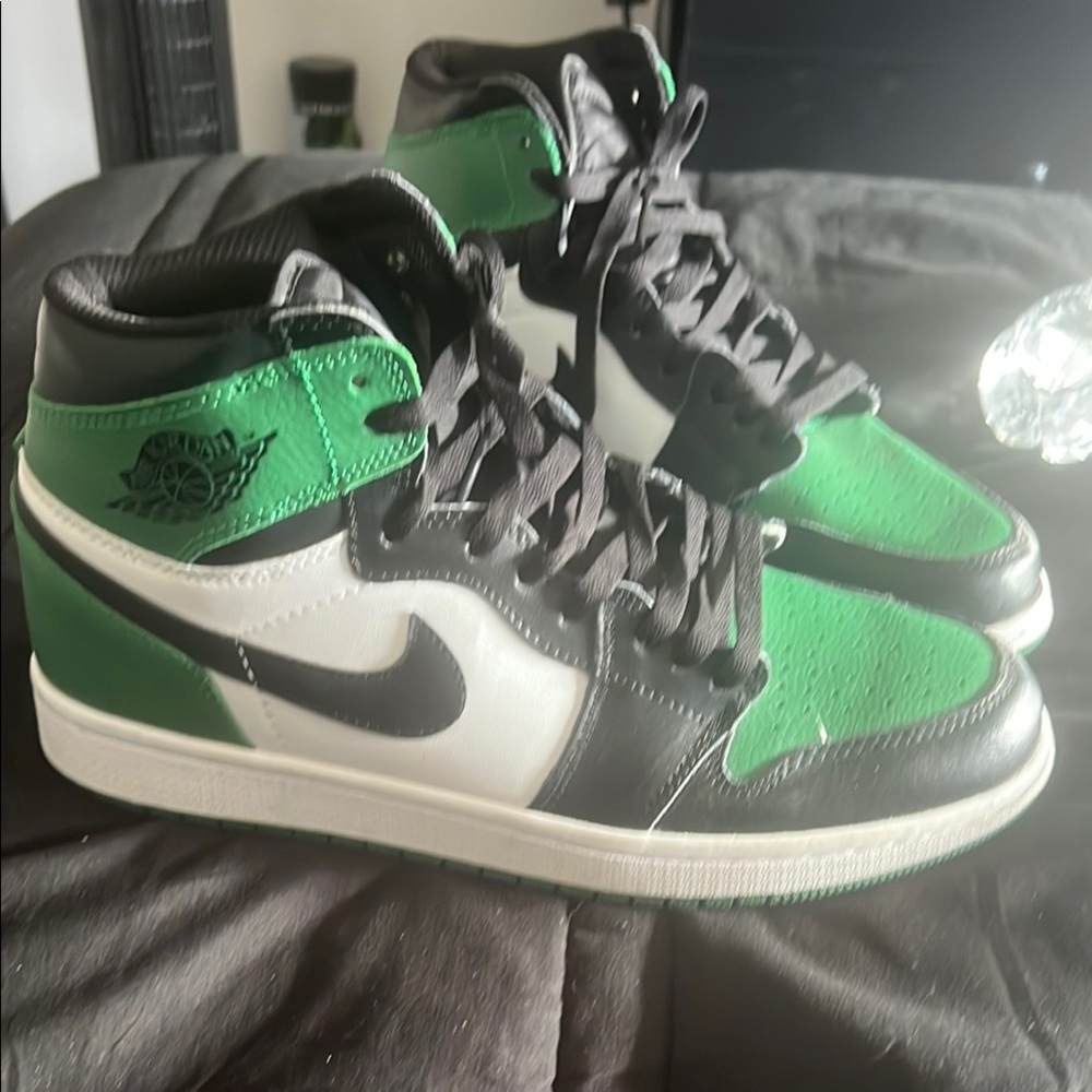 Nike Men's Green and Black Sneakers